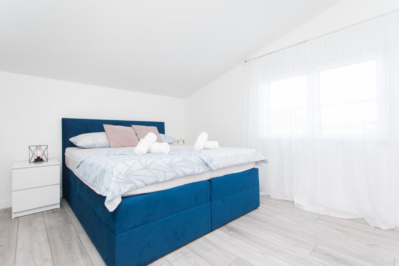 Apartment Gold Podstrana